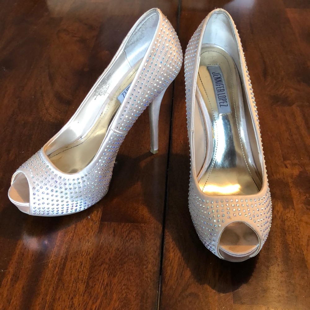 Jennifer Lopez 7.5 jewel studded peep toe heels